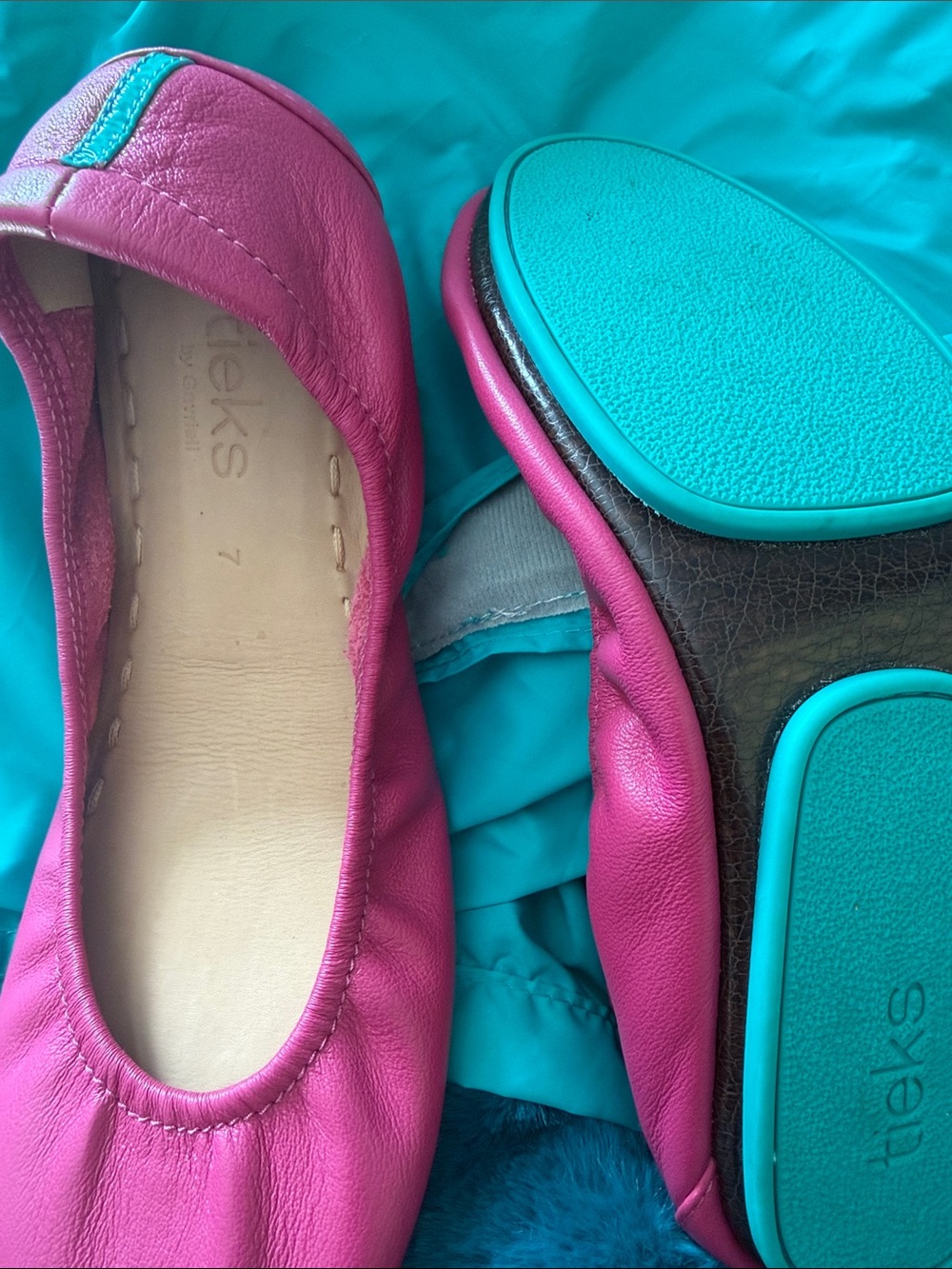 Tieks Women's Fuchsia Ballet Flats - Picture 4 of 4